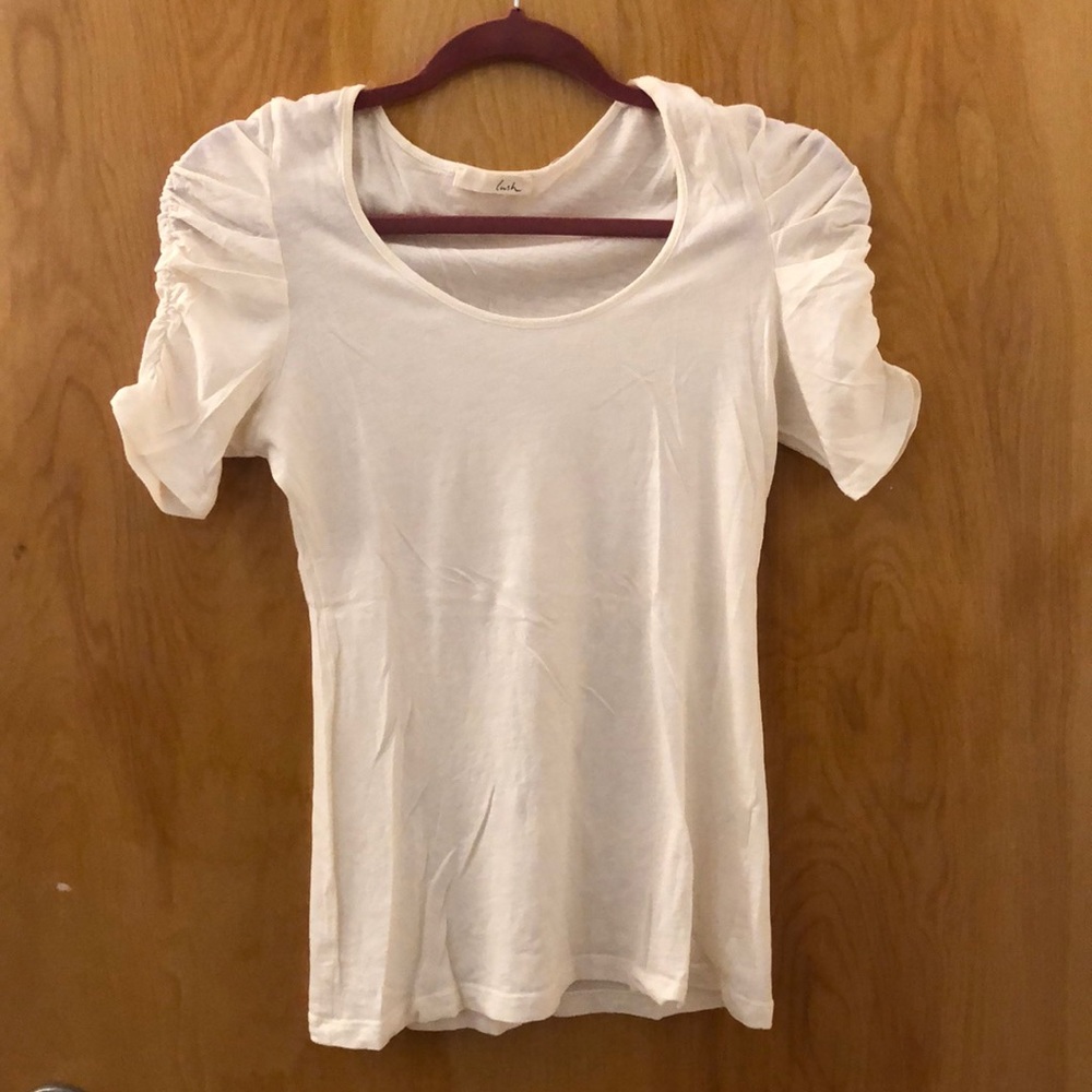 White short sleeve shirt w/ scrunched sleeves